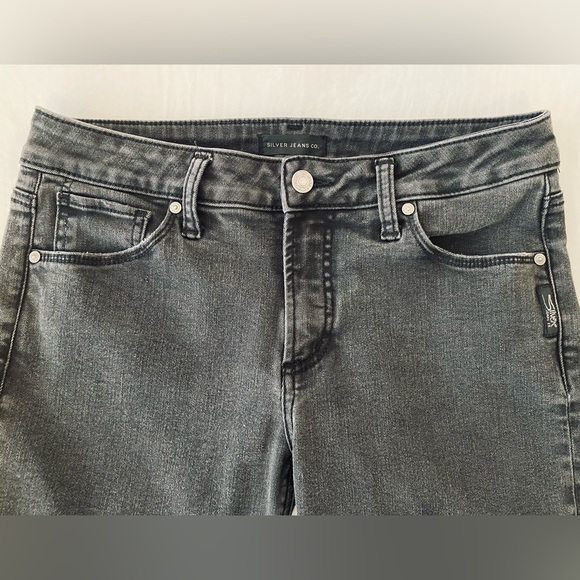 Silver Jeans Women's Charcoal Cropped Denim-FREE With Purchase! 🥳🎉🛍️ - Picture 4 of 9